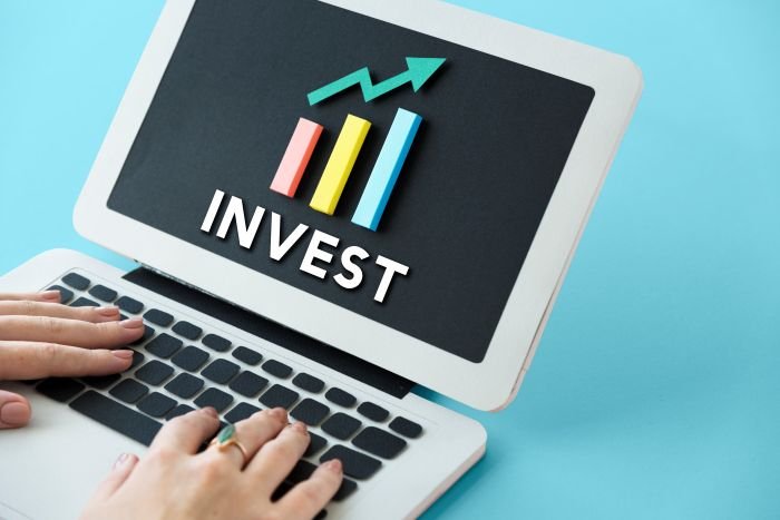 How Do Investors Choose Stable Investment Options for Long-Term Growth